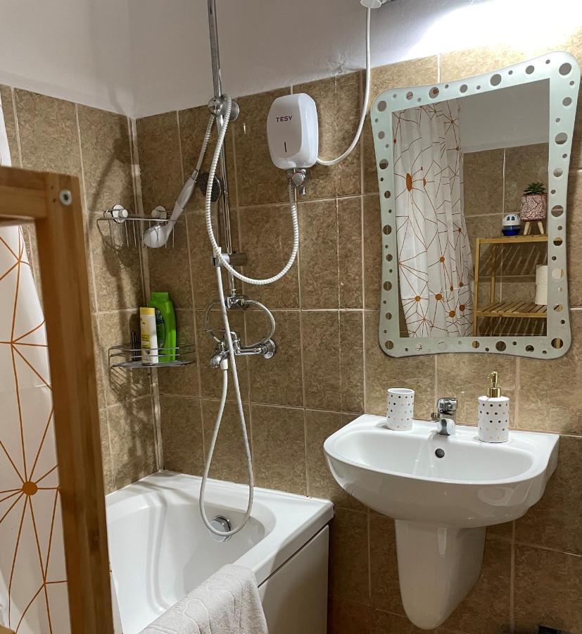 Cozy And Clean Apartment, Near National Arena Bucureşti Exterior foto